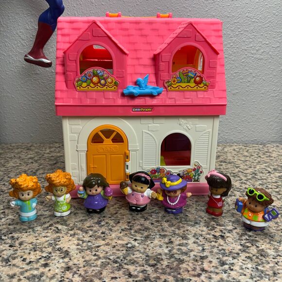 Fisher-Price Other - Fisher Price 2015 Little People Pink Doll House Play Set W/ 7 Figures